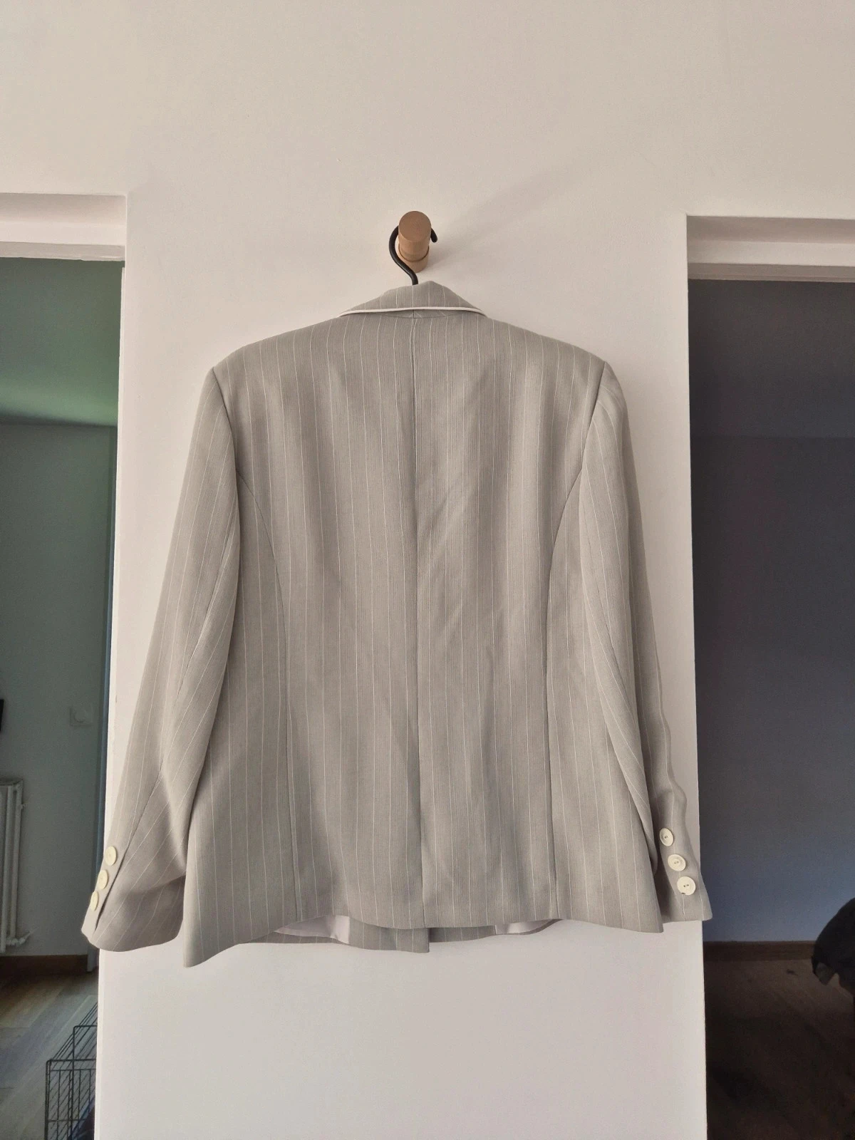 Ensemble tailleur Un jour ailleurs gris rayé blanc 42 – photo 3